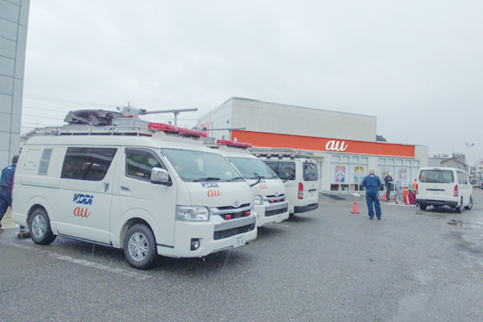 早朝、臨時給油拠点を経由して奥能登の支援に向かう車載型基地局